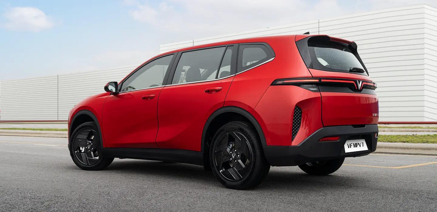 Khuyến mãi mua xe Vinfast MPV7